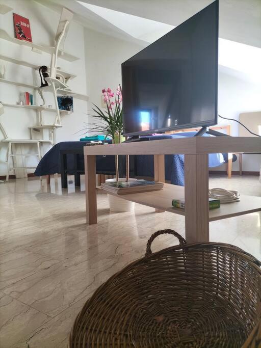 La Casa Di Marta - Ampia Ed Accogliente Mansarda In Piazza Statuto Apartamento Turín Exterior foto