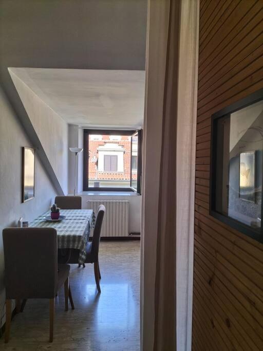 La Casa Di Marta - Ampia Ed Accogliente Mansarda In Piazza Statuto Apartamento Turín Exterior foto