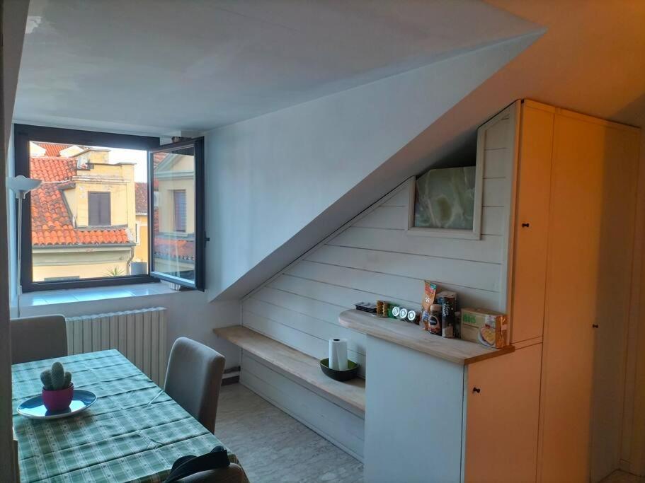 La Casa Di Marta - Ampia Ed Accogliente Mansarda In Piazza Statuto Apartamento Turín Exterior foto
